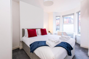 Spacious 4-Bedroom House Near Beeston Town Centre